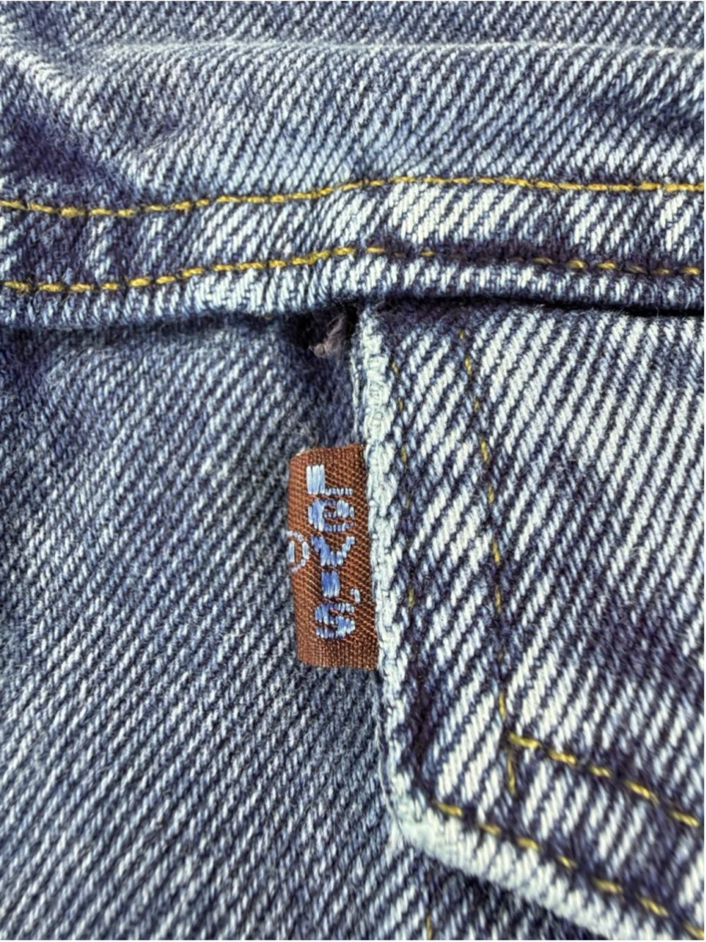 Vintage Levi's Men's Sz Large Cropped Blue Denim Trucker Fit Jacket Made In USA - Picture 8 of 16